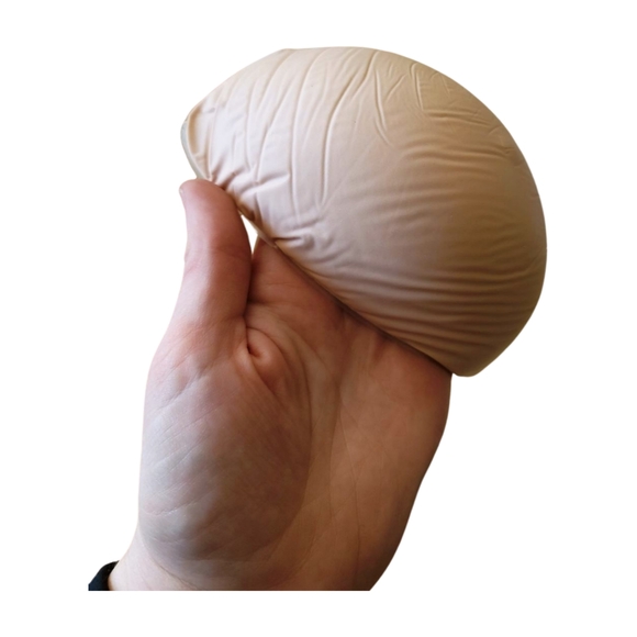 Amoena Tria Light Silicone Breast Form Prosthesis 366 Size 6 - Picture 4 of 5